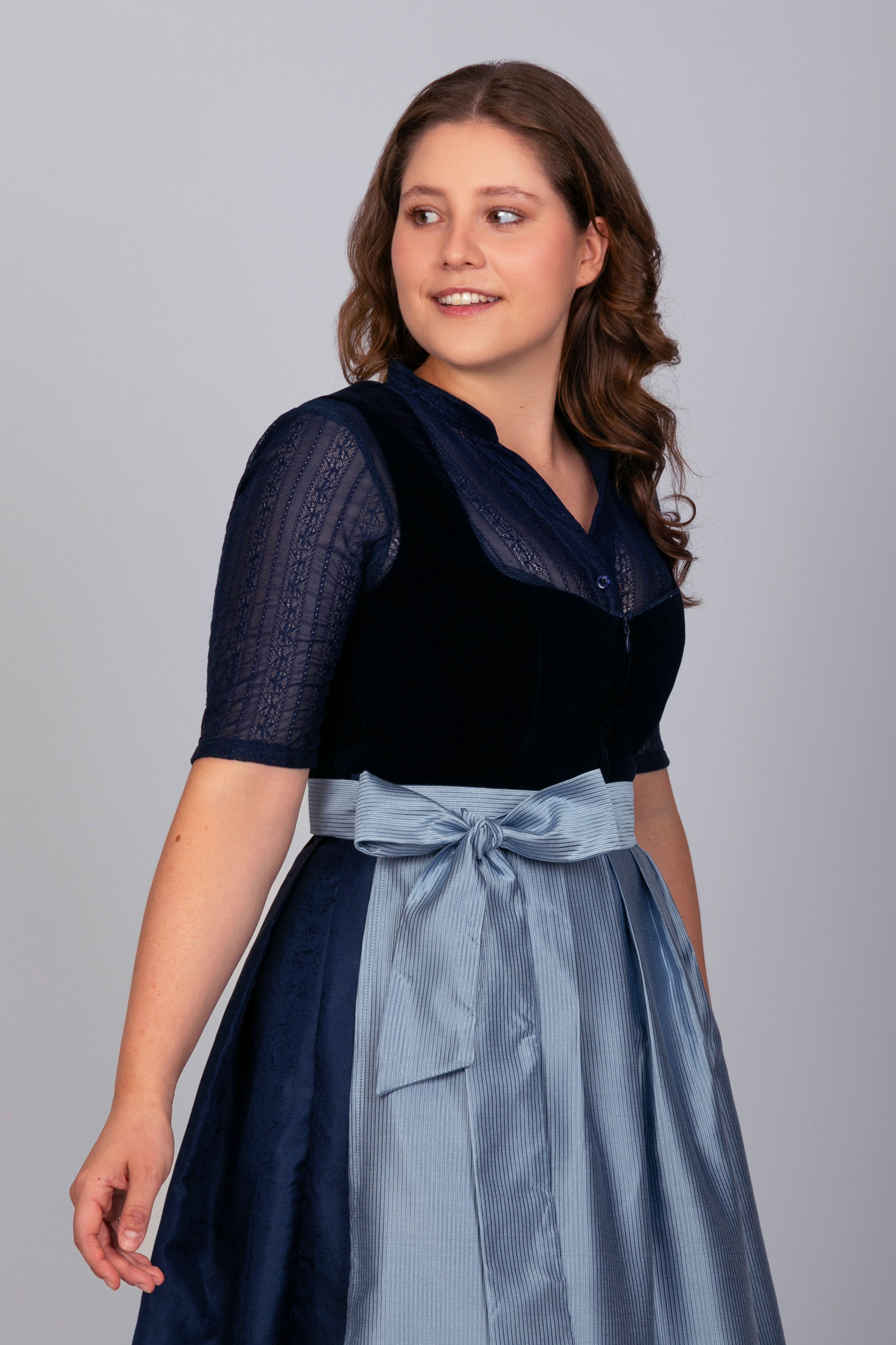 Dirndlbluse Sophia Marineblau