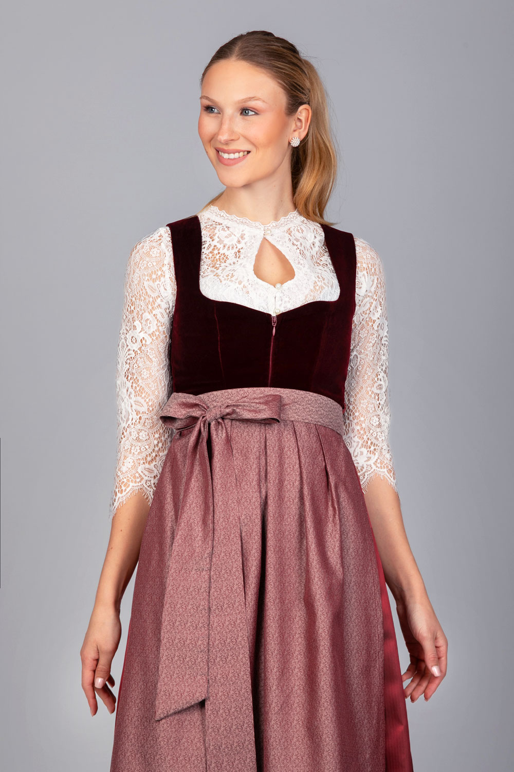 Dirndlbluse Lara